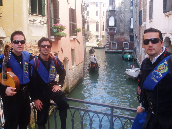 Tuna de Ciencias de Granada :: Viaje a Suiza e Italia, verano de 2008 Tuna de Ciencias de Granada :: Viaje a Suiza e Italia, verano de 2008